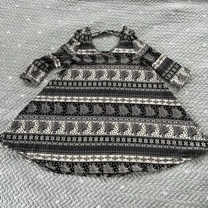 Banana Lemon Blouse Women's Size Medium Black‎ Tan Paisley 3/4 Sleeve V-Neck
